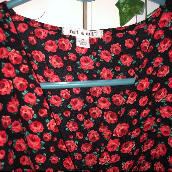 Black and Red Rose Patterned Wrap Dress - Picture 4 of 5
